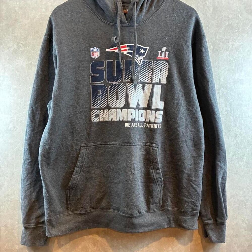 Fanatics Men's Grey and Black Hoodie